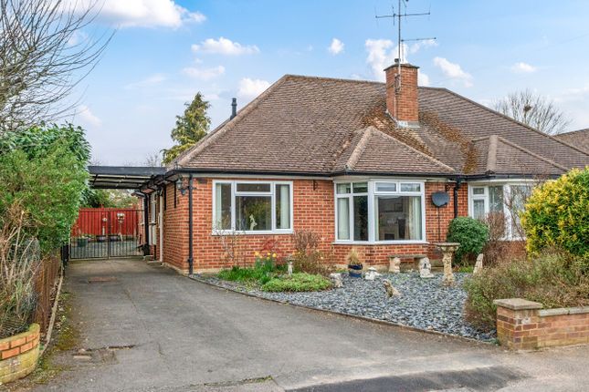 2 bed property, in Headington Close, £500,000