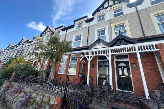5 bed property, in Vaynol Street, £299,950