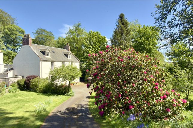 5 bed property, in Old Manse, £480,000