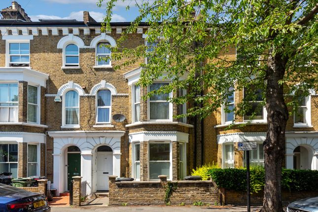 1 bed property, in Chantrey Road, £210,000