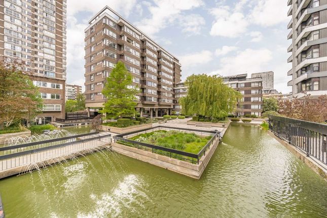 4 bed property, in The Water Gardens, £450,000