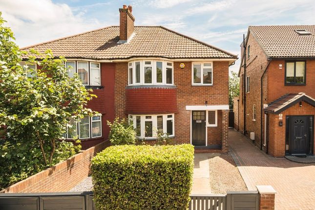 3 bed property, in St. Dunstans Avenue, £850,000