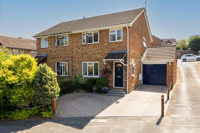 3 bed property, in Guildford, £475,000