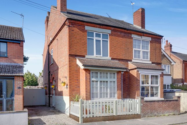 3 bed property, in Charnwood Avenue, £260,000