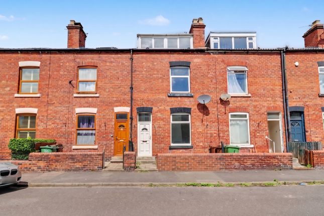 4 bed property, in Ashdown Road, £195,000