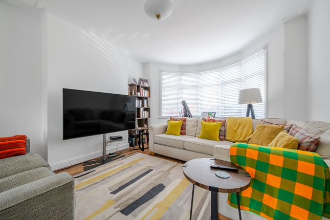3 bed property, in Ridge Crest, £650,000