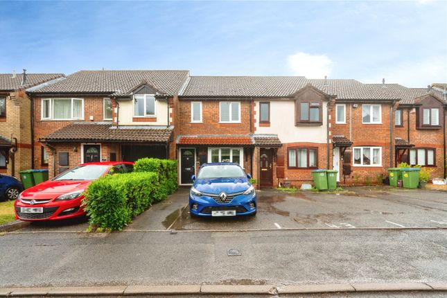 2 bed property, in Grove Gardens, £230,000