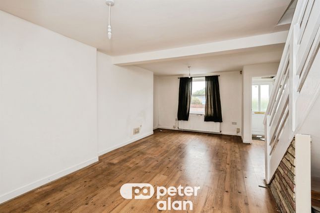 2 bed property, in Llangyfelach Road, £90,000