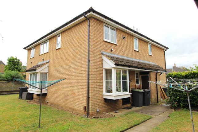 1 bed property, in Laburnum Road, £150,000