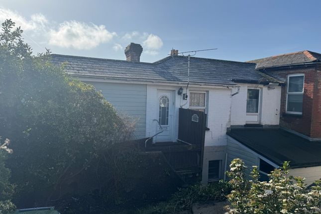 1 bed property, in Corner Cottage, £40,000