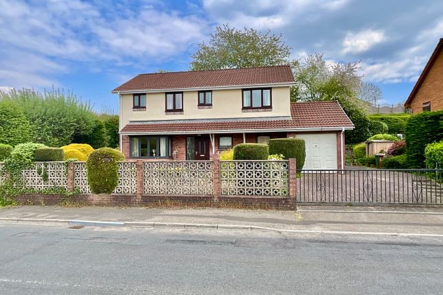 4 bed property, in Victoria Road, £355,000