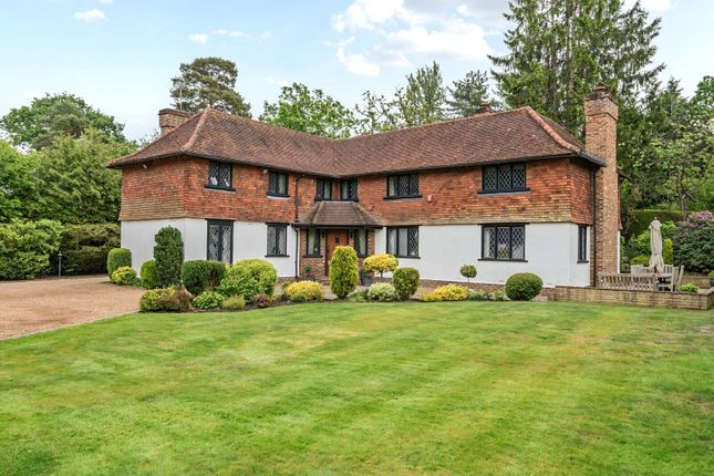 5 bed property, in Fairoak Lane, £1,900,000