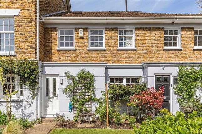 3 bed property, in Chester Close, £1,250,000