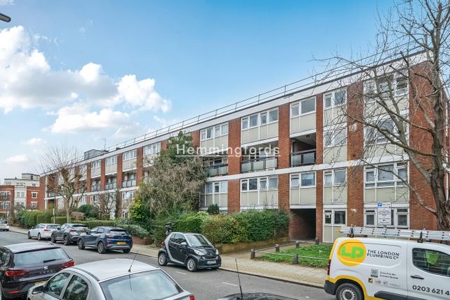 3 bed property, in Rosenau Road, £500,000