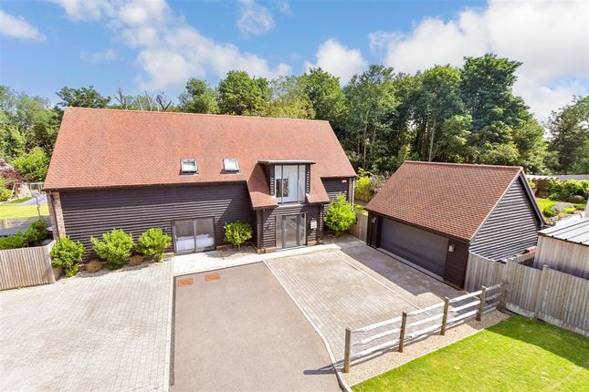 4 bed property, in Windmill Close, £950,000