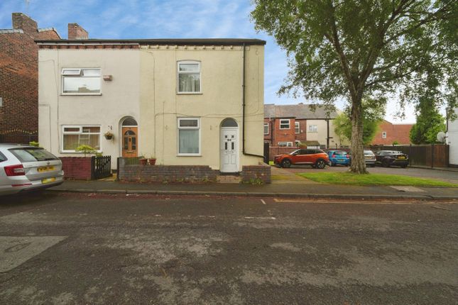 2 bed property, in Bain Street, £150,000