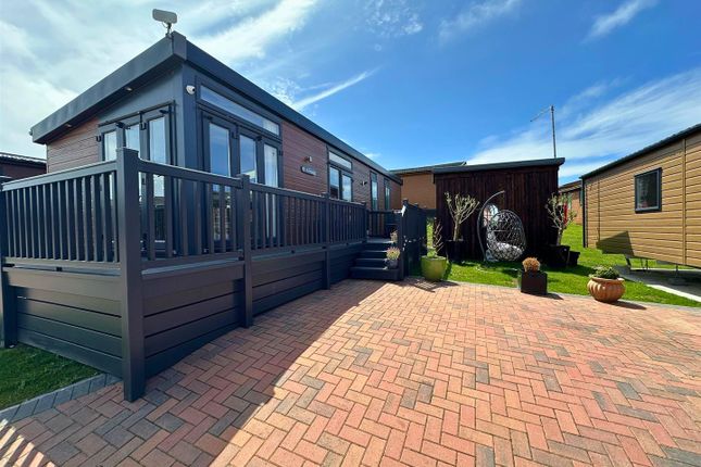 2 bed property, in Ilfracombe EX34, £49,995