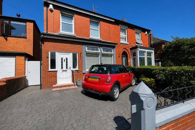 3 bed property, in Preston Old Road, £220,000