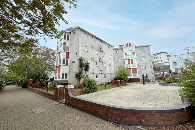 3 bed property, in Pembroke Street, £100,000