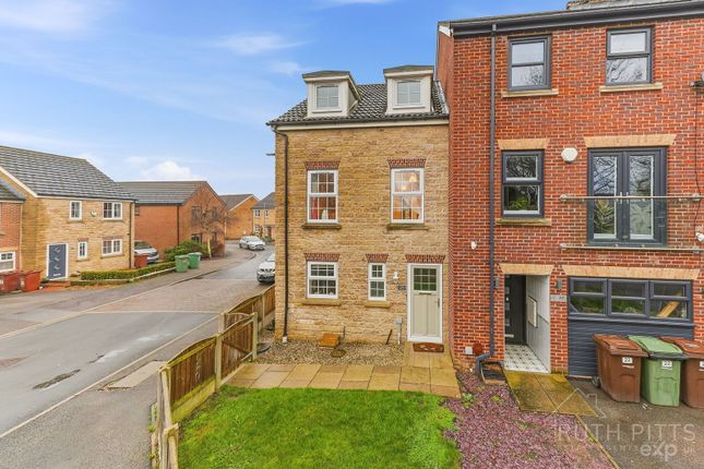 3 bed property, in Barleyfields Close, £260,000