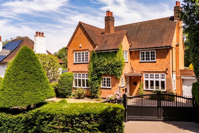 4 bed property, in Streetly Lane, £950,000