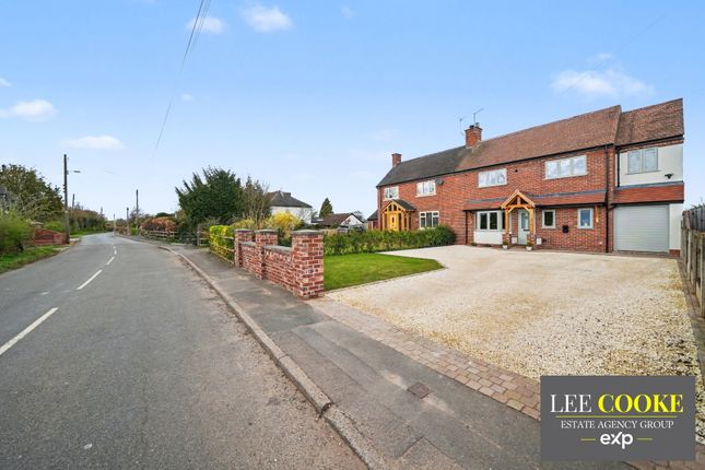 4 bed property, in Kiddemore Green Road, £525,000