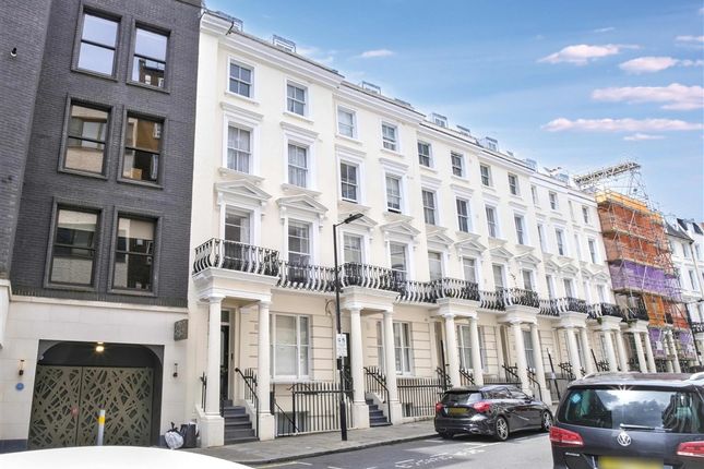 1 bed property, in Westbourne Grove Terrace, £290,000