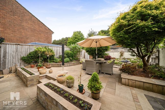 3 bed property, in Hillside Road, £530,000