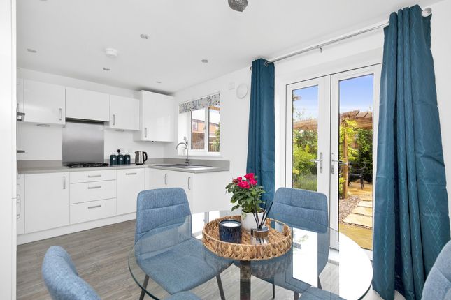 3 bed property, in Glassfield Road, £400,000