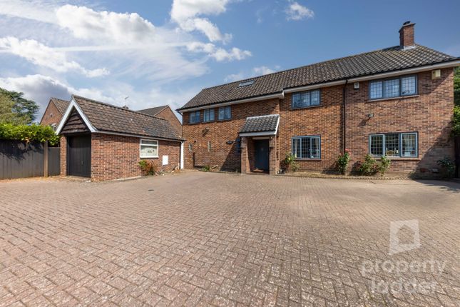 5 bed property, in St. Faiths Road, £550,000
