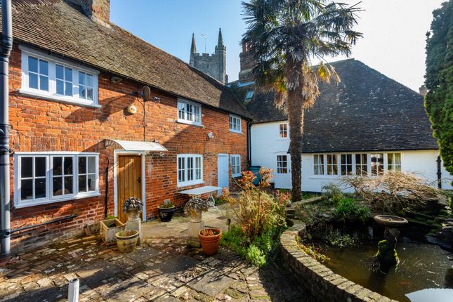 3 bed property, in High Street, £425,000