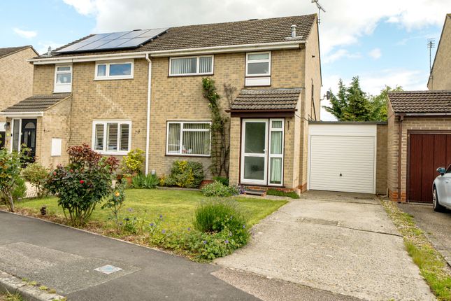 3 bed property, in Queen Emmas Dyke, £365,000