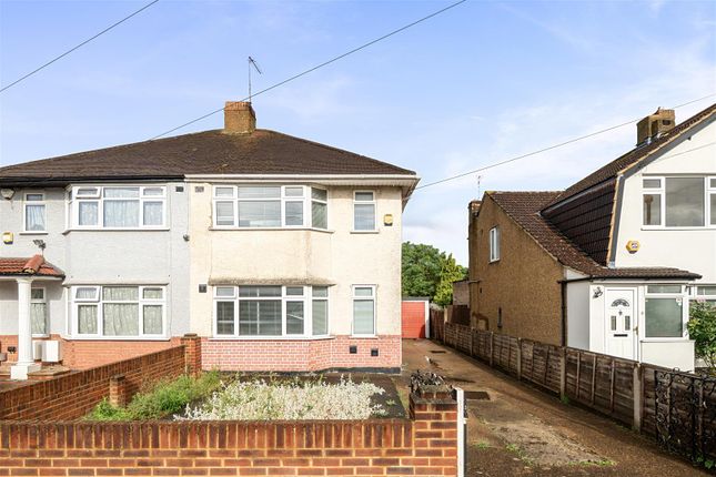 2 bed property, in Strathearn Avenue, £495,000