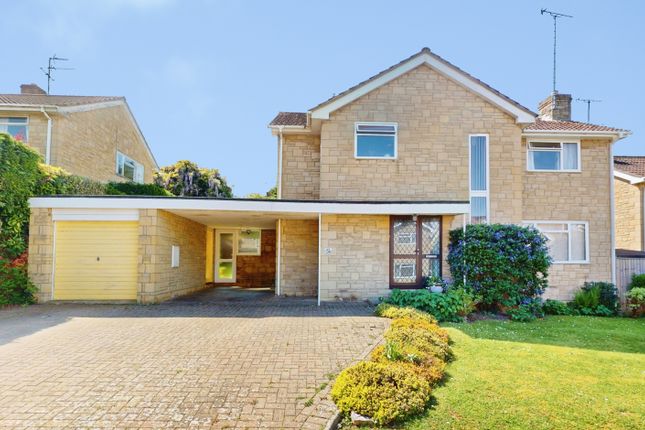 4 bed property, in Foxgrove Drive, £725,000