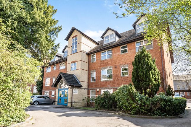 2 bed property, in Prestwick Court, £185,000