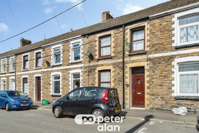 2 bed property, in Pendrill Street, £90,000