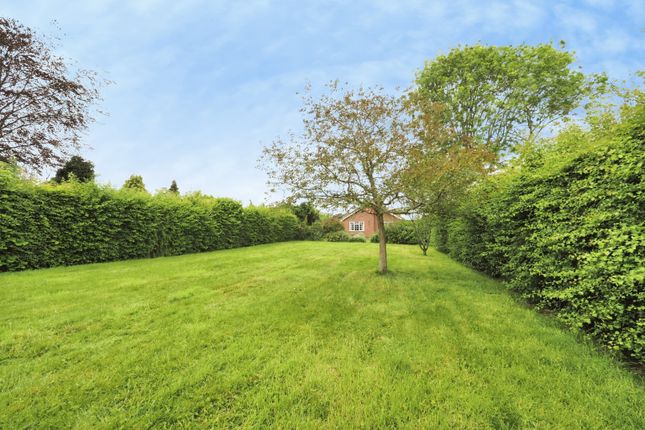 3 bed property, in Meeting House Lane, £300,000