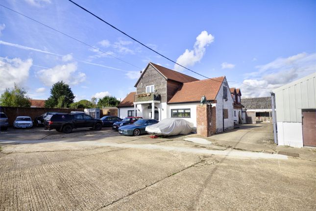 1 bed property, in Lower South Park Farm, £1,750,000