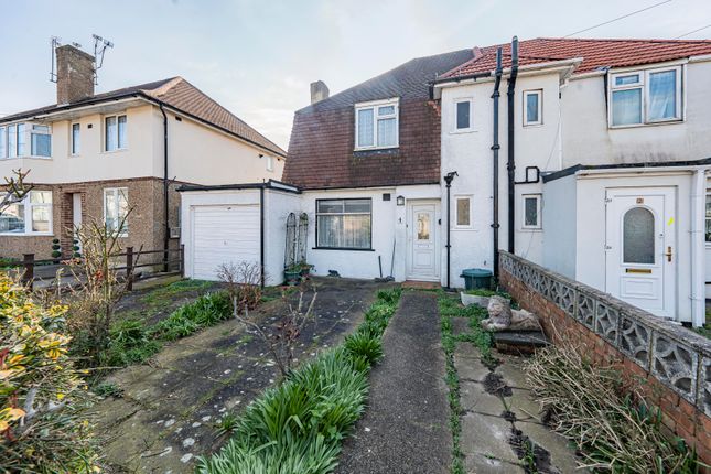 4 bed property, in Ashwood Avenue, £425,000
