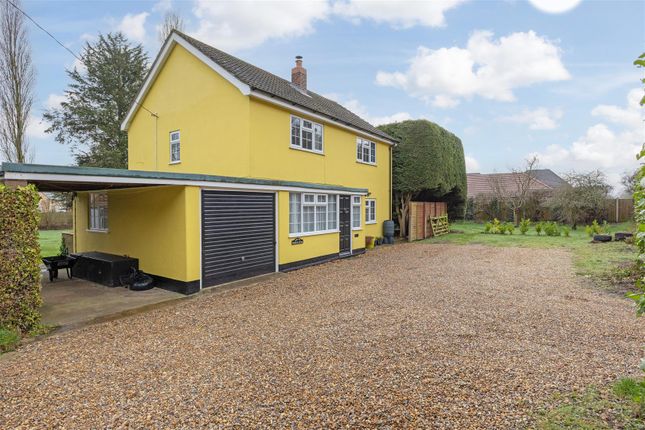 3 bed property, in Rackheath, £490,000