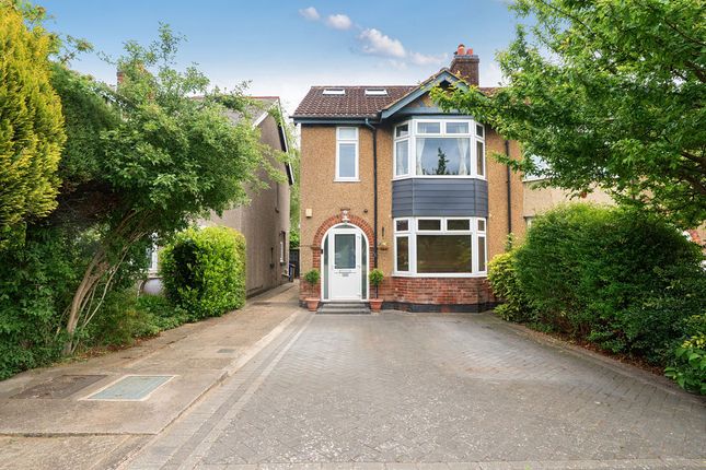 4 bed property, in Green Road, £565,000