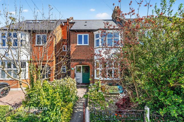 2 bed property, in Northanger Road, £475,000