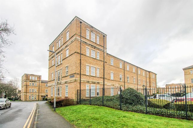 1 bed property, in Beven Grove, £95,000