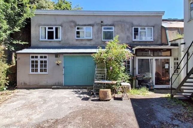 6 bed property, in 59 South Road, £135,000