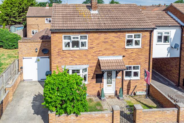 3 bed property, in Hempbridge Road, £225,000