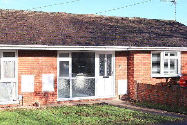 1 bed property, in Jubilee Close, £250,000