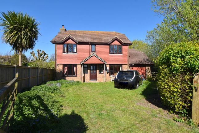 4 bed property, in Queens Road, £450,000