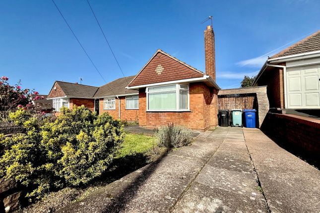 2 bed property, in Lydiates Close, £279,950