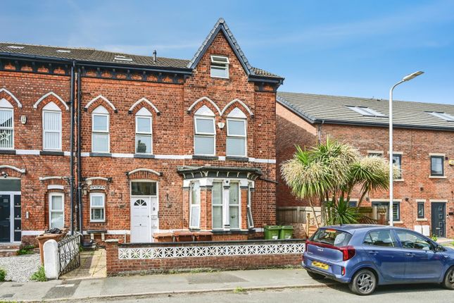 1 bed property, in Hereford Road, £95,000