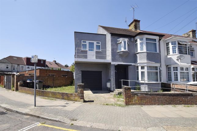 4 bed property, in Cecil Avenue, £675,000